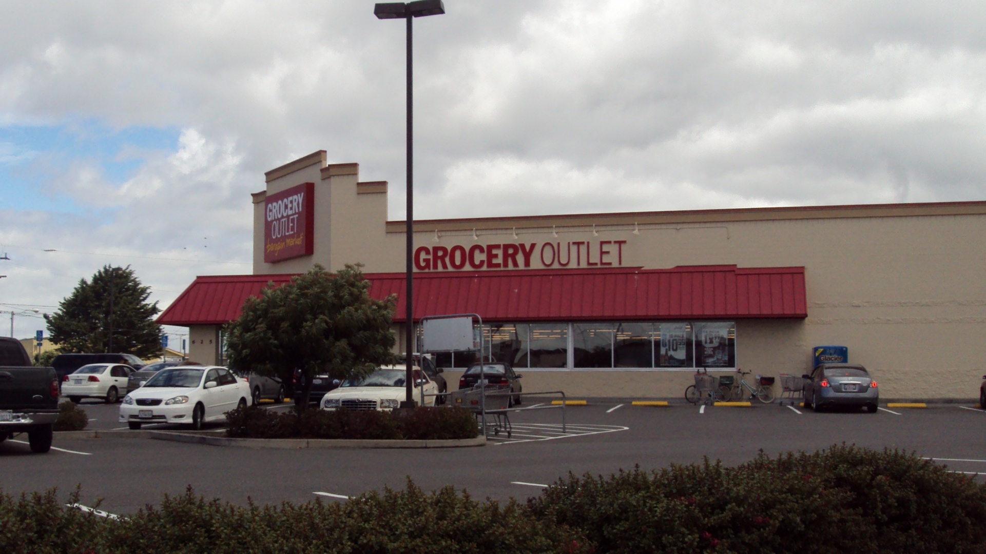 Eureka Grocery Outlet Read Investments Real Estate Development