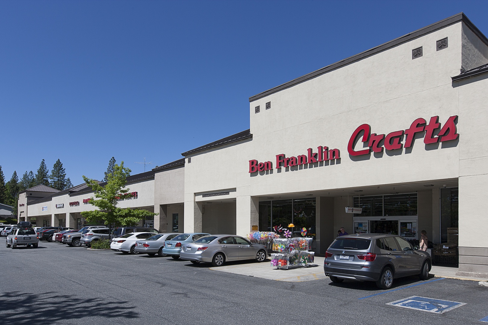 Grass Valley Glenbrook Plaza Read Investments Real Estate