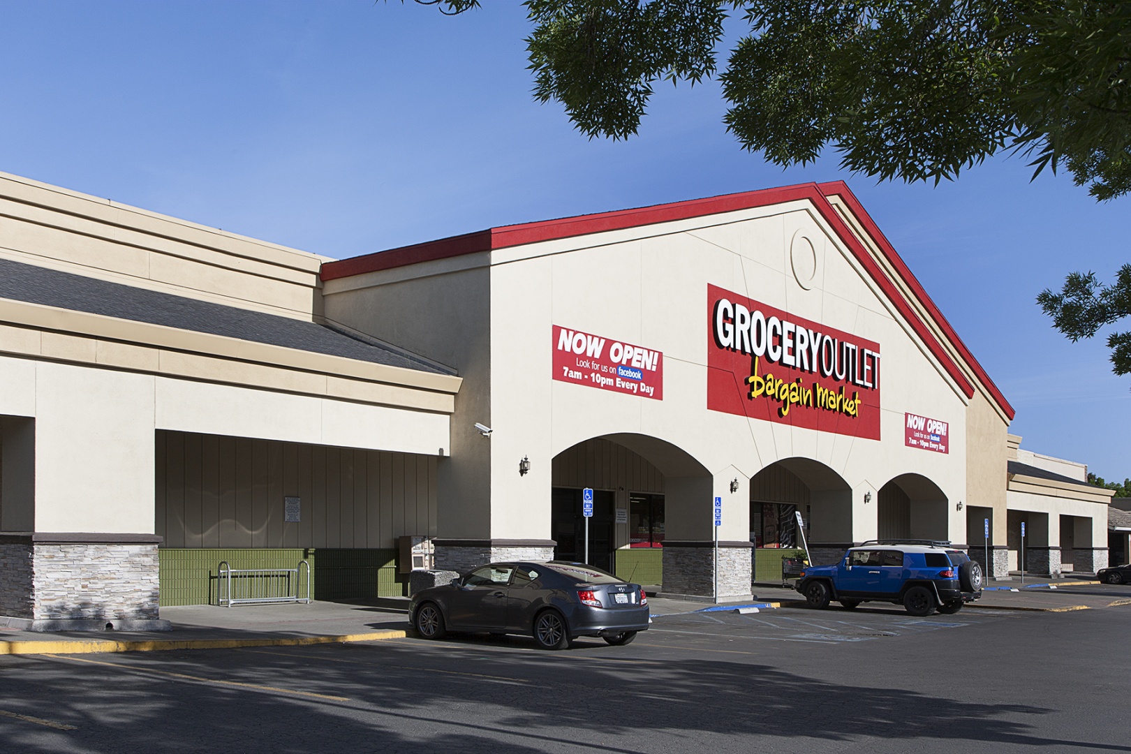 Willits - Grocery Outlet Center - Read Investments | Real Estate